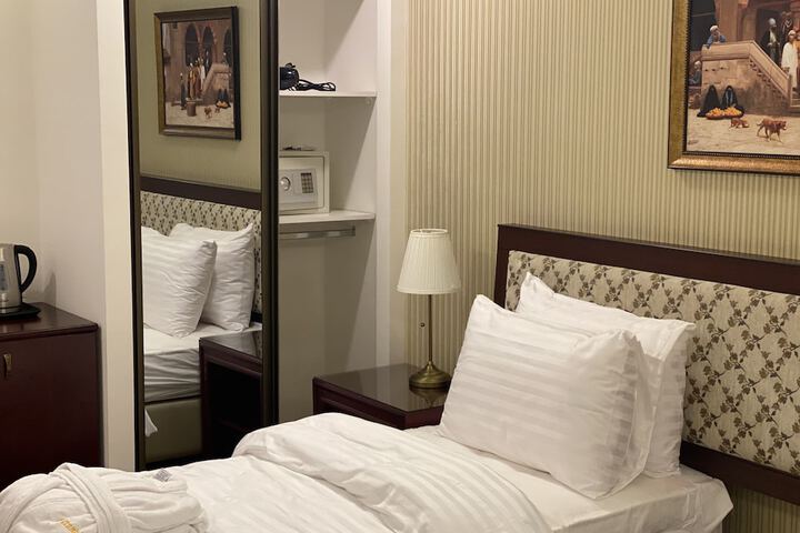 Room 20 of 40