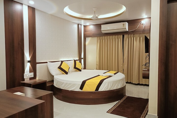Room 10 of 24