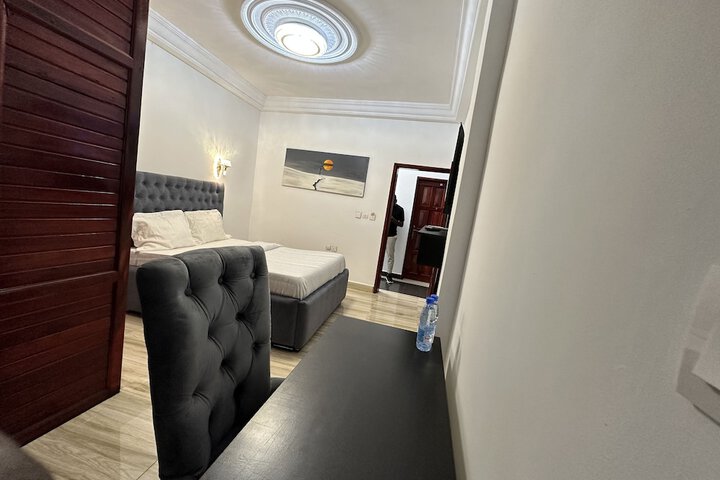 Room 5 of 34