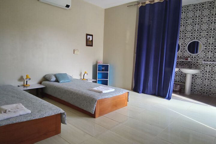 Room 10 of 51