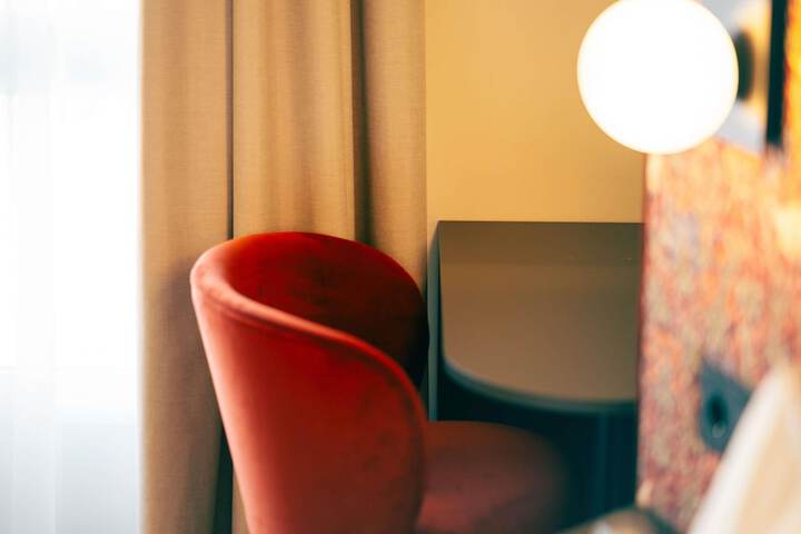Room 11 of 87