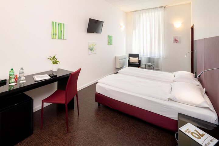 Room 13 of 45