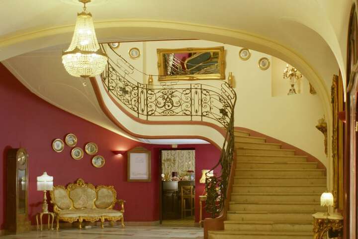 Ballroom/Hall 40 of 48