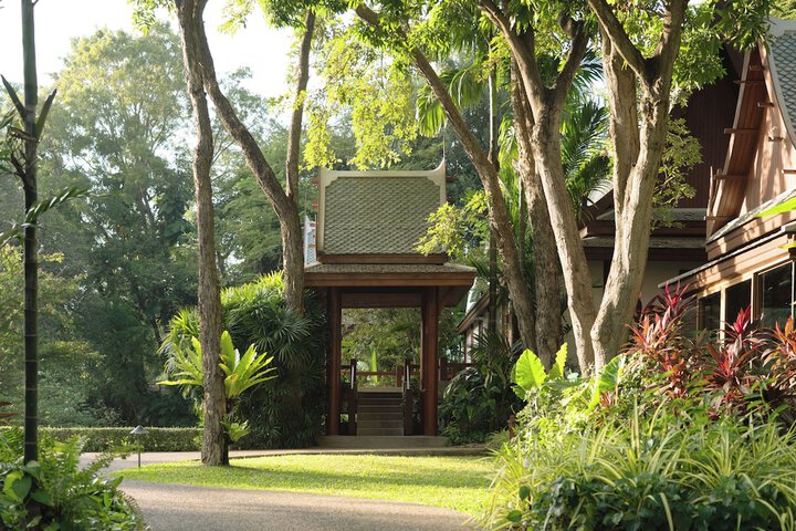 Hotel Exterior 35 of 36