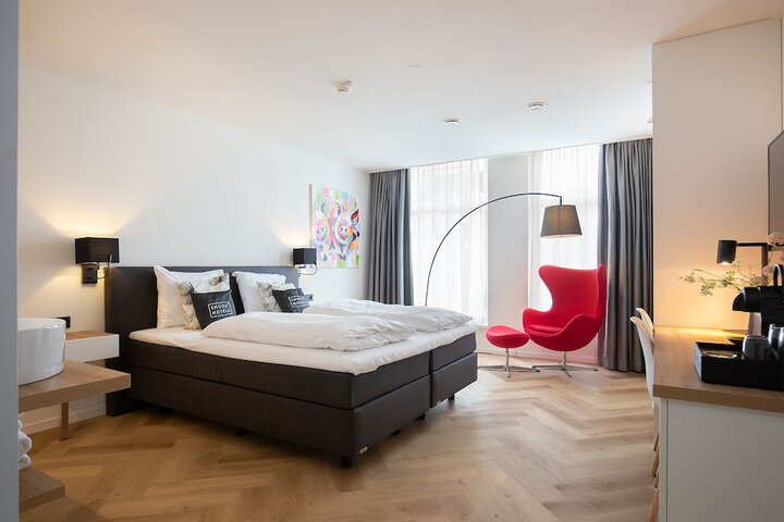 Room 3 of 49