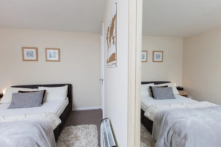 Room 2 of 20