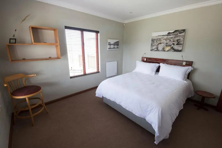Room 2 of 2
