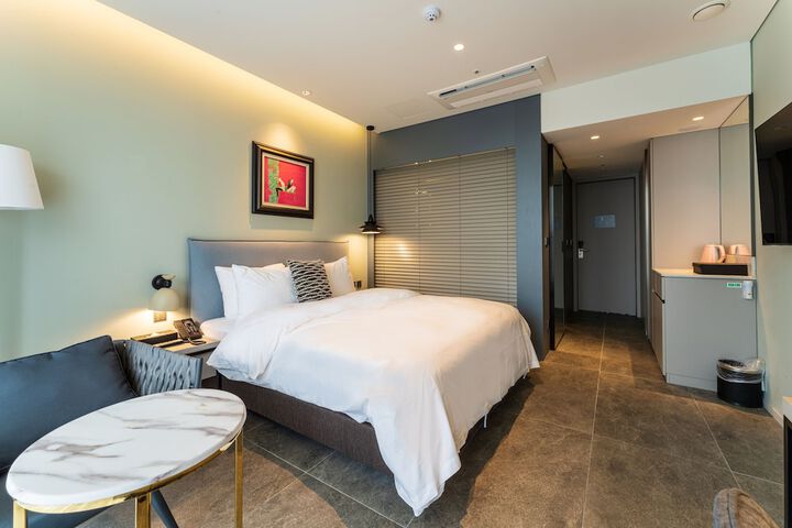 Room 6 of 55