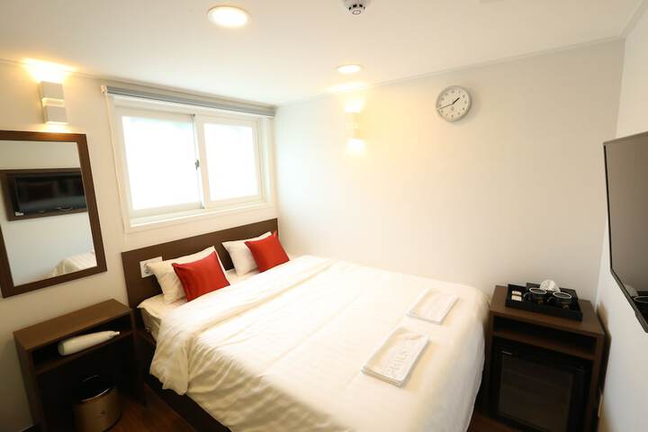 Room 8 of 30