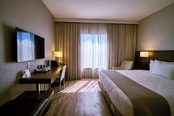 Room 43 of 102