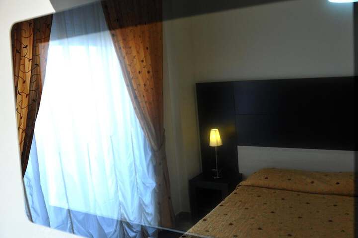Room 16 of 52
