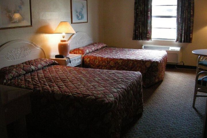Room 8 of 25