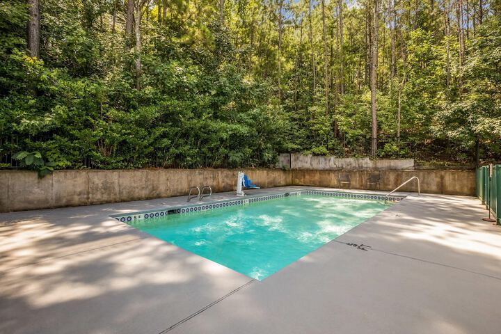 Pools & Facilities