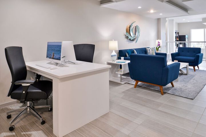 Business Center 26 of 31