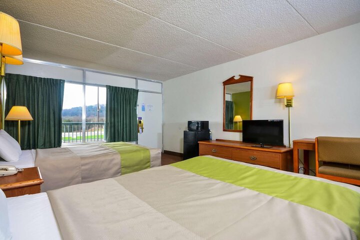 2 Double Beds (10 of 10)
