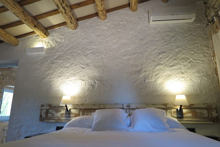 Room 2 of 121