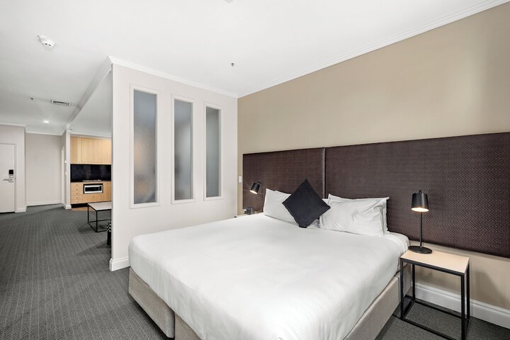 Room 3 of 37