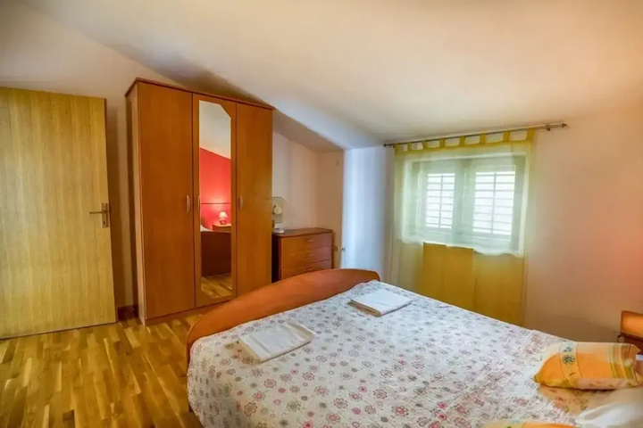 Room 4 of 21