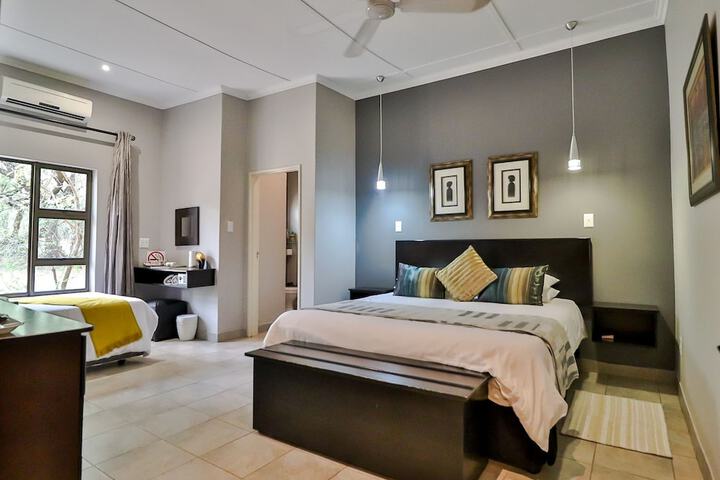 Room 3 of 96