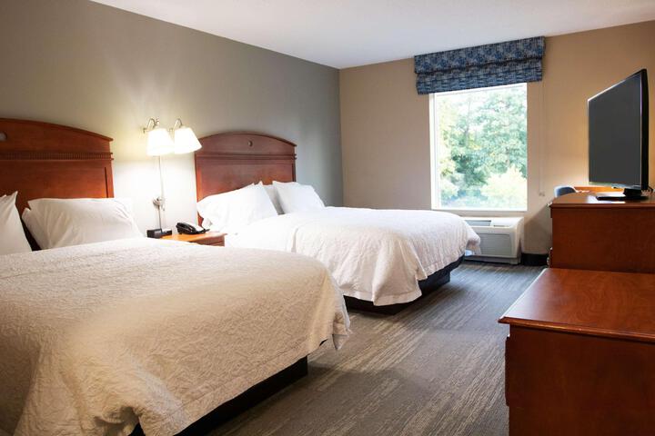 2 Queen Beds (3 of 21)