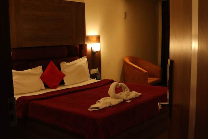 Room 5 of 19