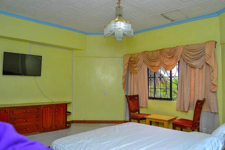 Room 7 of 25
