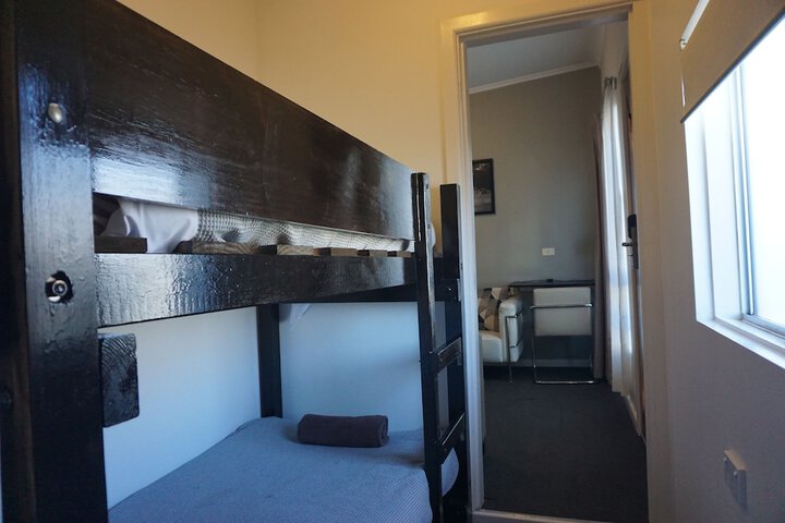 Room 16 of 40