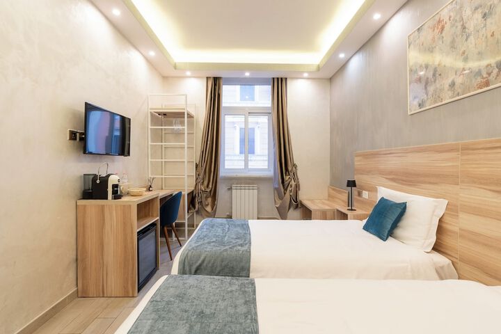 Room 17 of 32