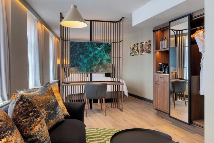 Room 86 of 219