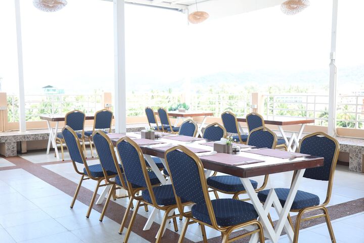 Dining 105 of 127