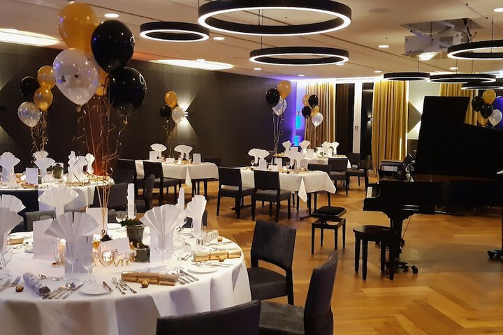 Ballroom/Hall 90 of 131