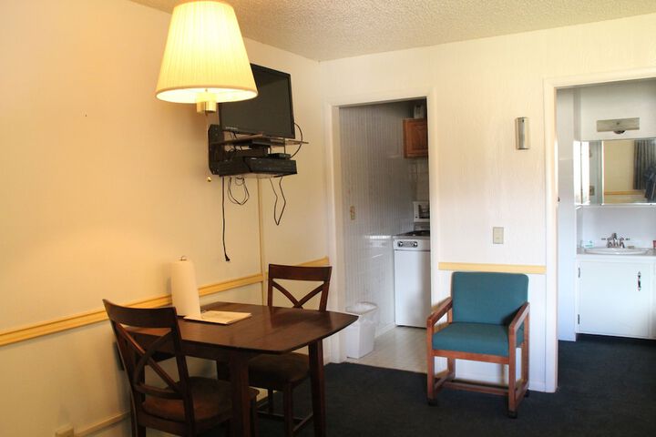 Room 40 of 175