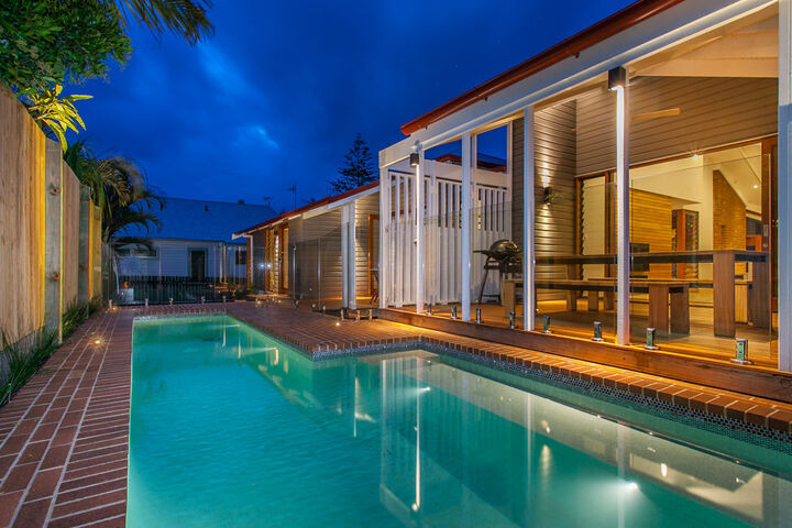 Pool 14 of 14