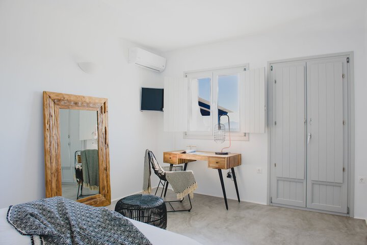 Room 8 of 47