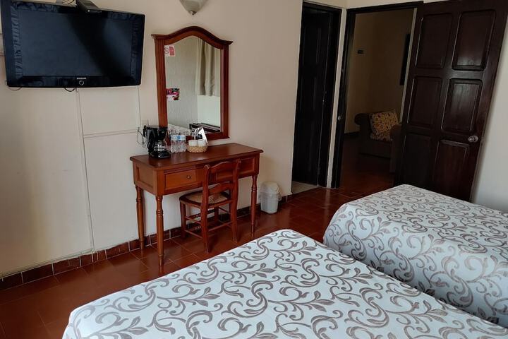 Room 16 of 38