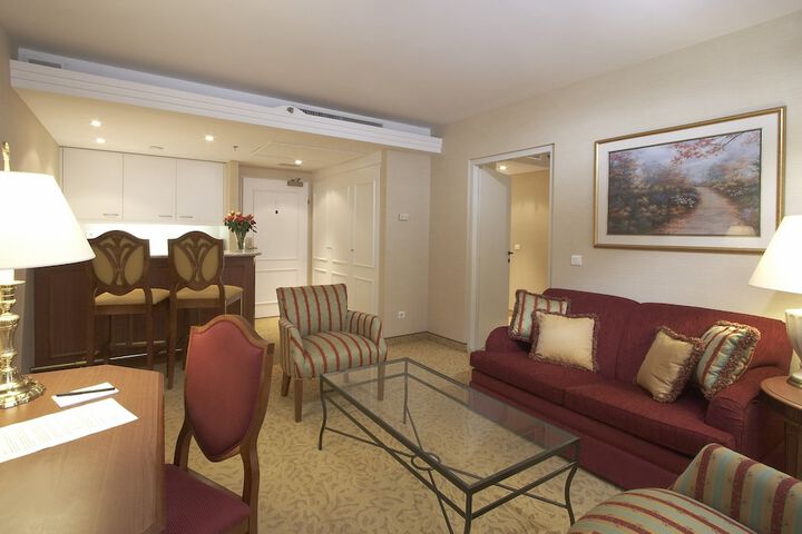 Room 3 of 36