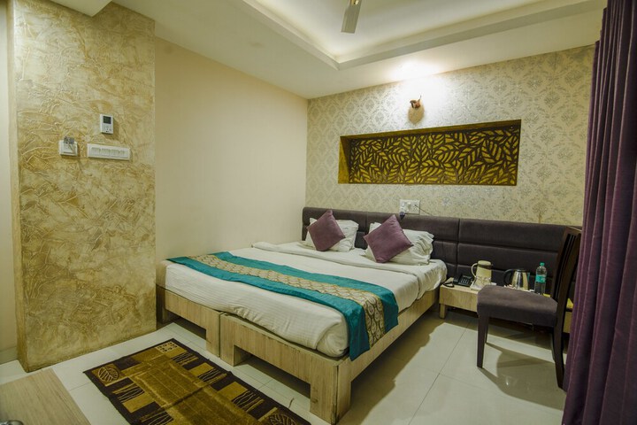 Room 15 of 37