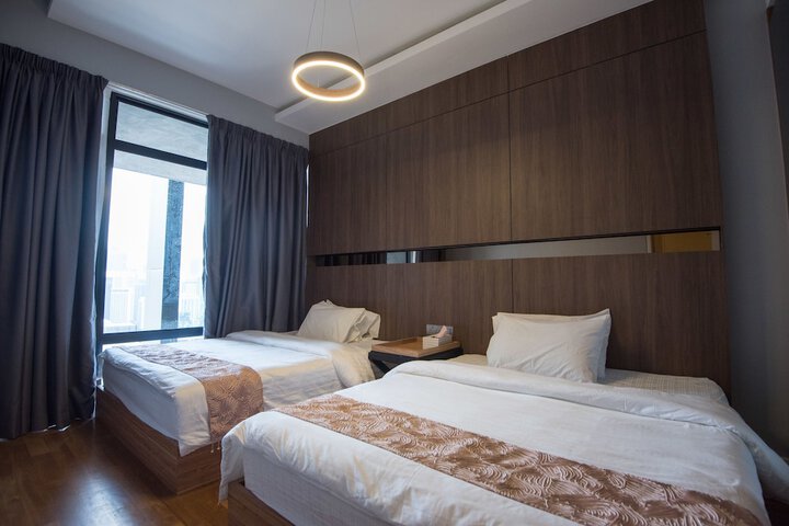 Room 36 of 216
