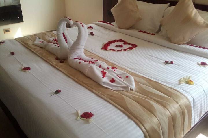 Room 3 of 28