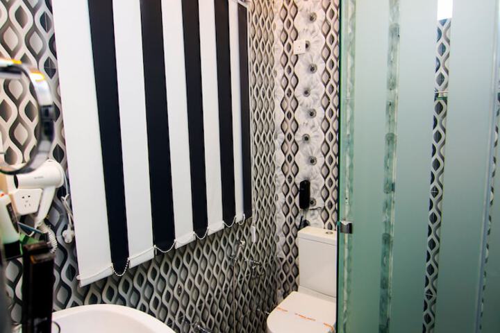 Room 166 of 230