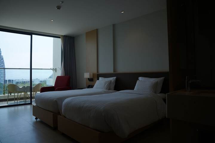 Room 27 of 67