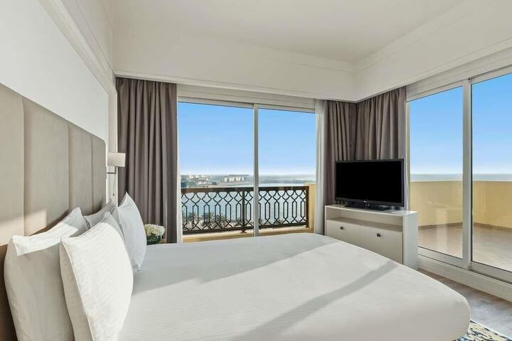 Room 103 of 335