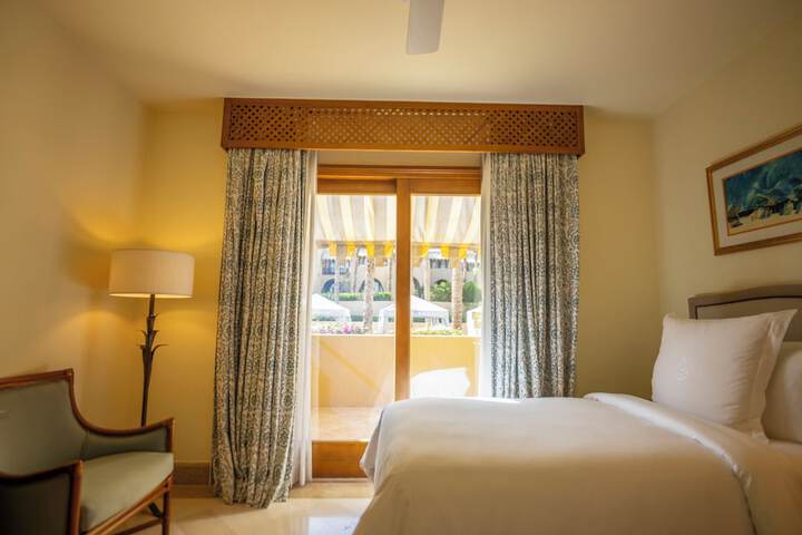 Room 100 of 115