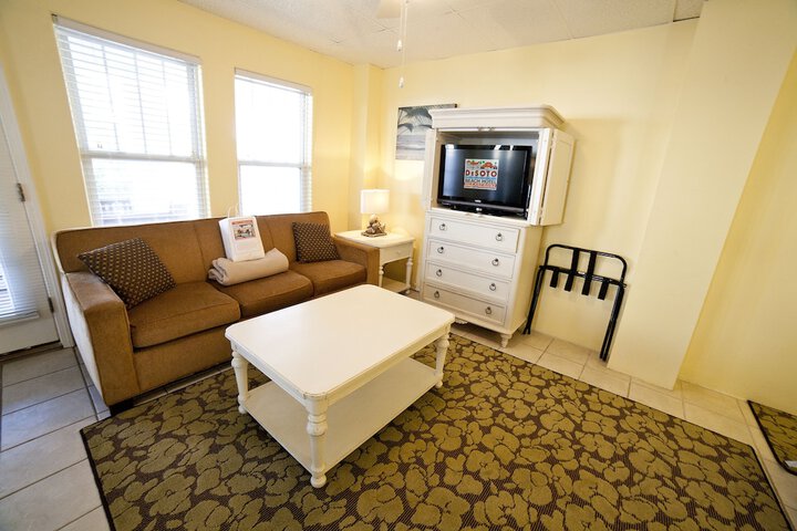 Room 11 of 34