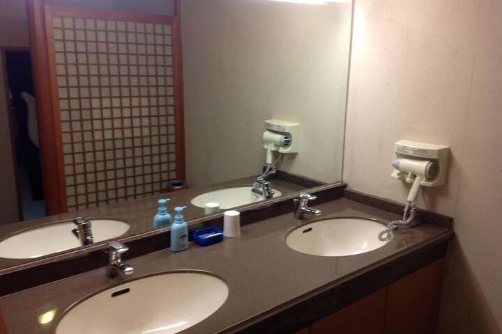 Room 30 of 59