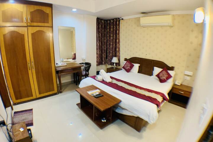 Room 5 of 71