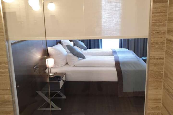 Room 18 of 43