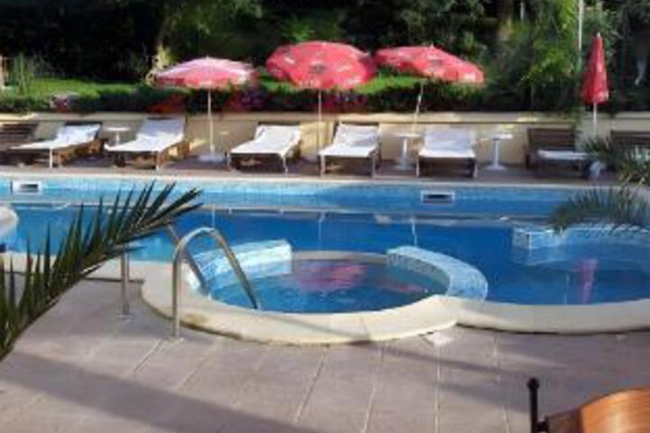 Pool 16 of 23
