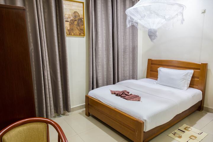 Room 32 of 128