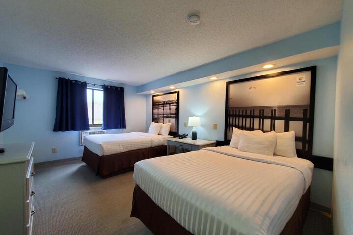 Double Accessible Queen Size Bed (11 of 17)